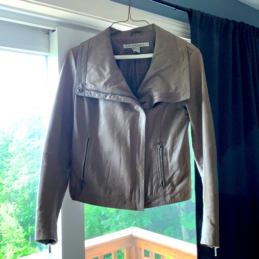Women’s grey leather jacket - Like new!
